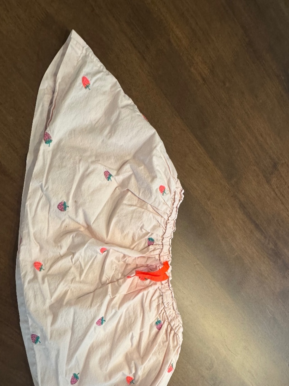 Mini Boden strawberry skirt pink size 6-7